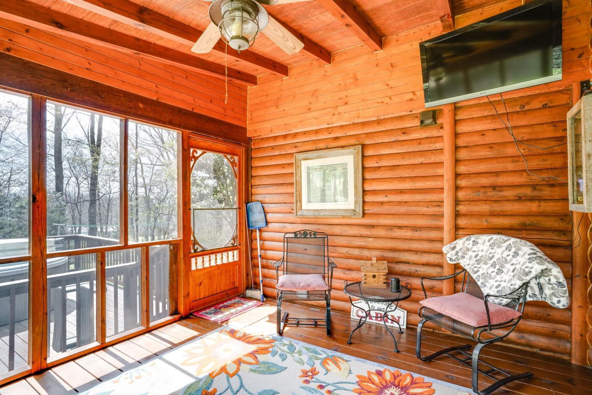 Peaceful With Hot Tub, Deck And Fire Pit! Hébergement de vacances